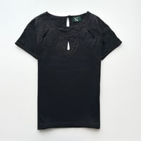 black embroidery collar T-shirts