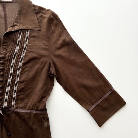brown waist mark open collar shirt