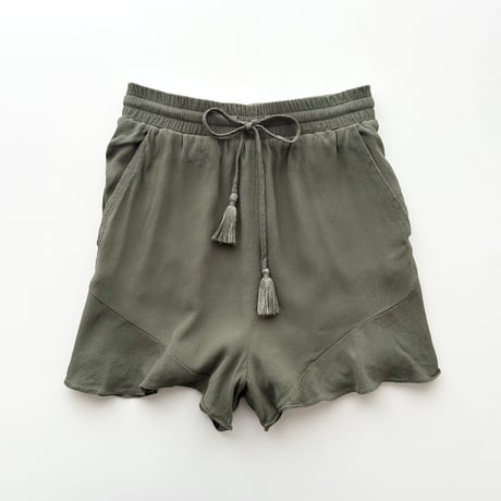 BEBE khaki waist mark short pants