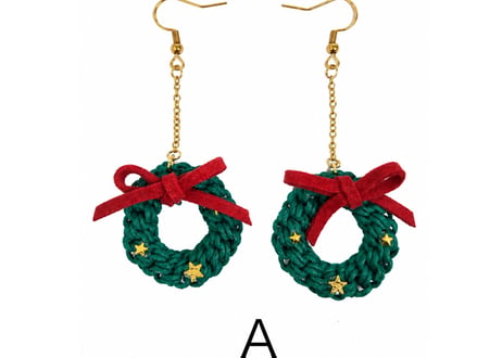 クリスマスリースのピアス