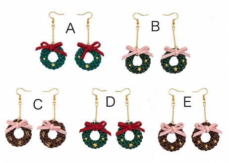 クリスマスリースのピアス