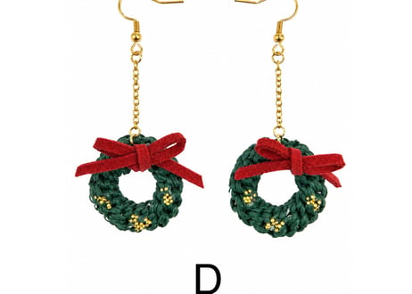 クリスマスリースのピアス