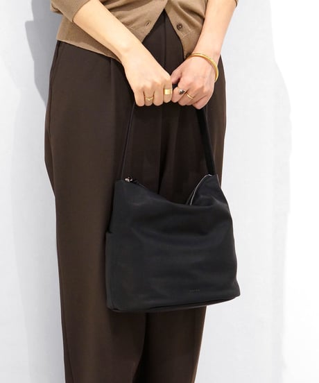 FOLNA RD ソフトレザー ワンハンドルバッグ / No.083373 / BLACK