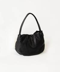 FOLNA RD ソフトレザー バルーントートバッグ / No.083374 / 2色展開