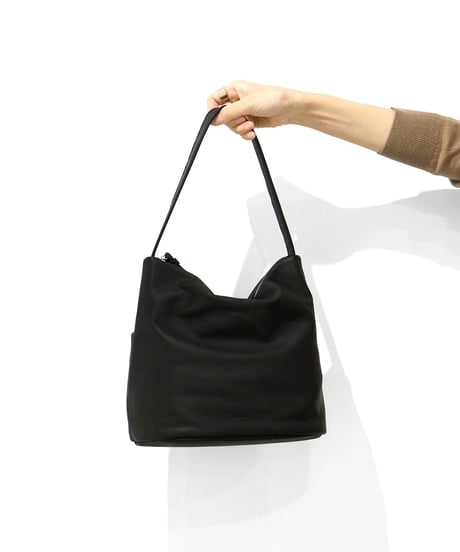 FOLNA RD ソフトレザー ワンハンドルバッグ / No.083373 / BLACK