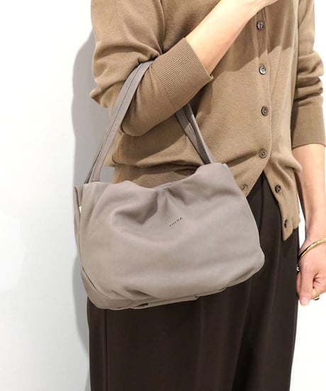 FOLNA RD ソフトレザー バルーントートバッグ / No.083374 / 2色展開