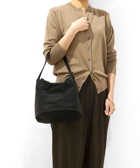 FOLNA RD ソフトレザー ワンハンドルバッグ / No.083373 / BLACK
