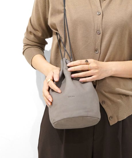 FOLNA RD ソフトレザー巾着ショルダーバッグ / No.224913 / 2色展開