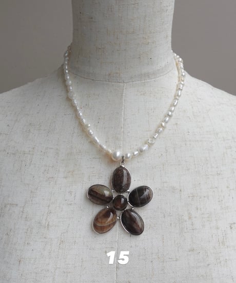DESERT FLOWER (brown)
