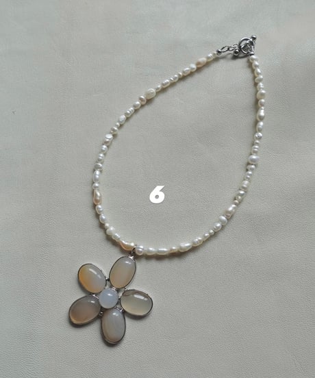 DESERT FLOWER (white)