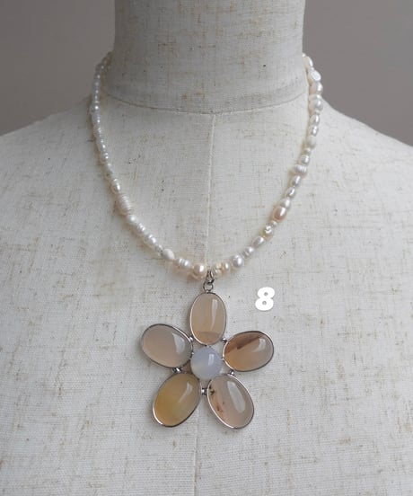 DESERT FLOWER (white)