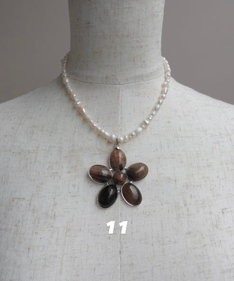 DESERT FLOWER (brown)