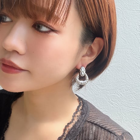 【charmaer】ハンマードドロップピアス