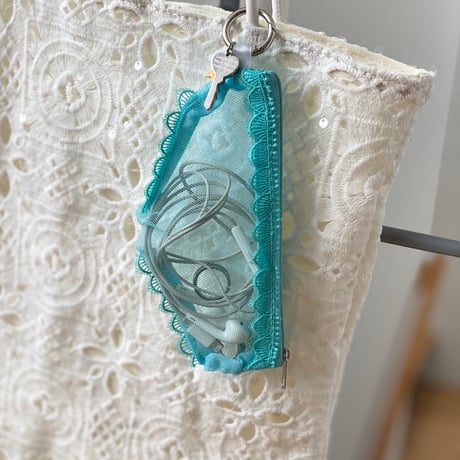 Lace panty pouch