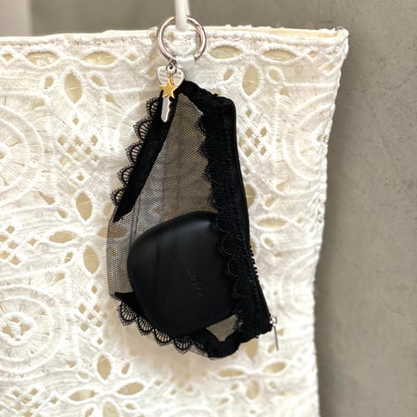 Lace panty pouch