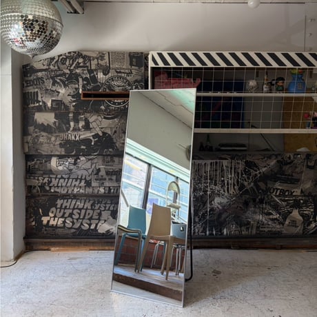 USED STEEL FRAME STAND MIRROR
