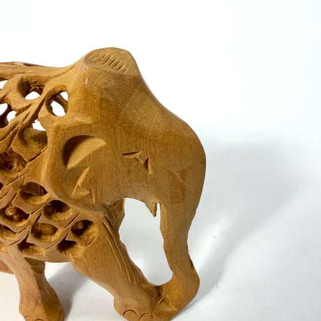 USED  WOODEN ELEPHANT SCULPTURE
