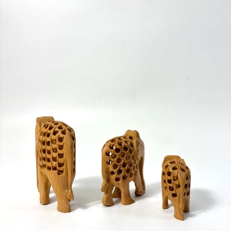 USED  WOODEN ELEPHANT SCULPTURE