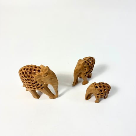 USED  WOODEN ELEPHANT SCULPTURE