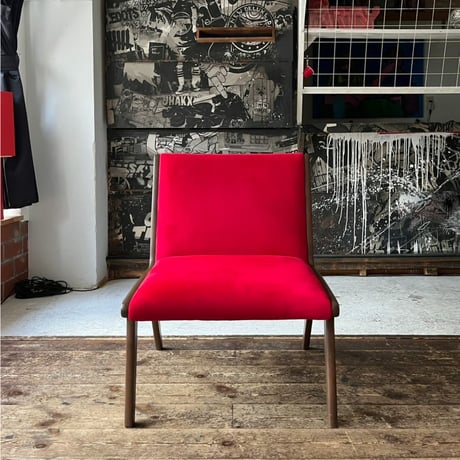 USED  WOODEN FRAME FABRIC LOUNGE CHAIR