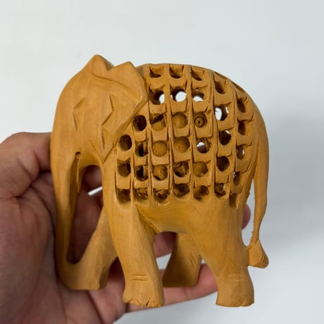 USED  WOODEN ELEPHANT SCULPTURE