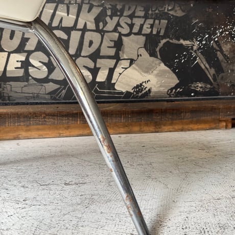 USED METAL FRAME VINYL LEATHER CHAIR