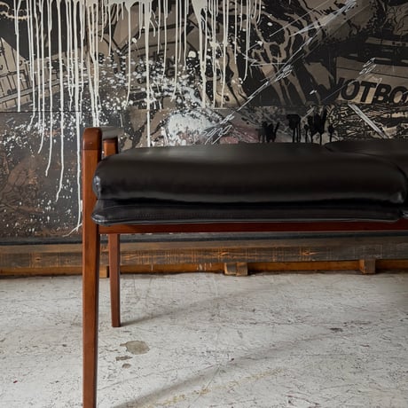 USED WOODEN FRAME LEATHER BENCH