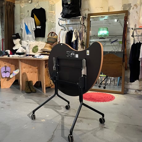 USED FOLDING TABLE WITH CASTERS