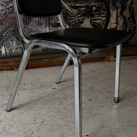 JAPAN USED UCHIDA IRON FRAME STACKING CHAIR
