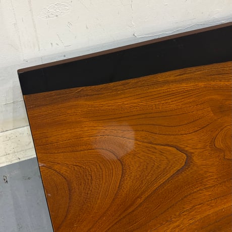 USED  WOODEN SINGLE BOARD LOW TABLE
