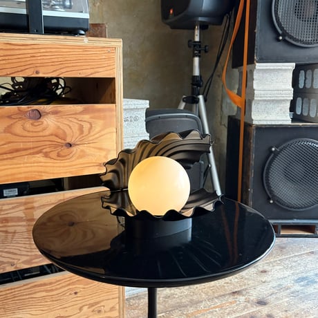 VINTAGE  80'S PLASTICS FRAME SHELL LAMP