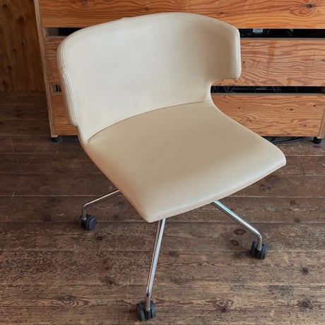 USED  IRON LEG VINYL LEATHER CASTER CHAIR