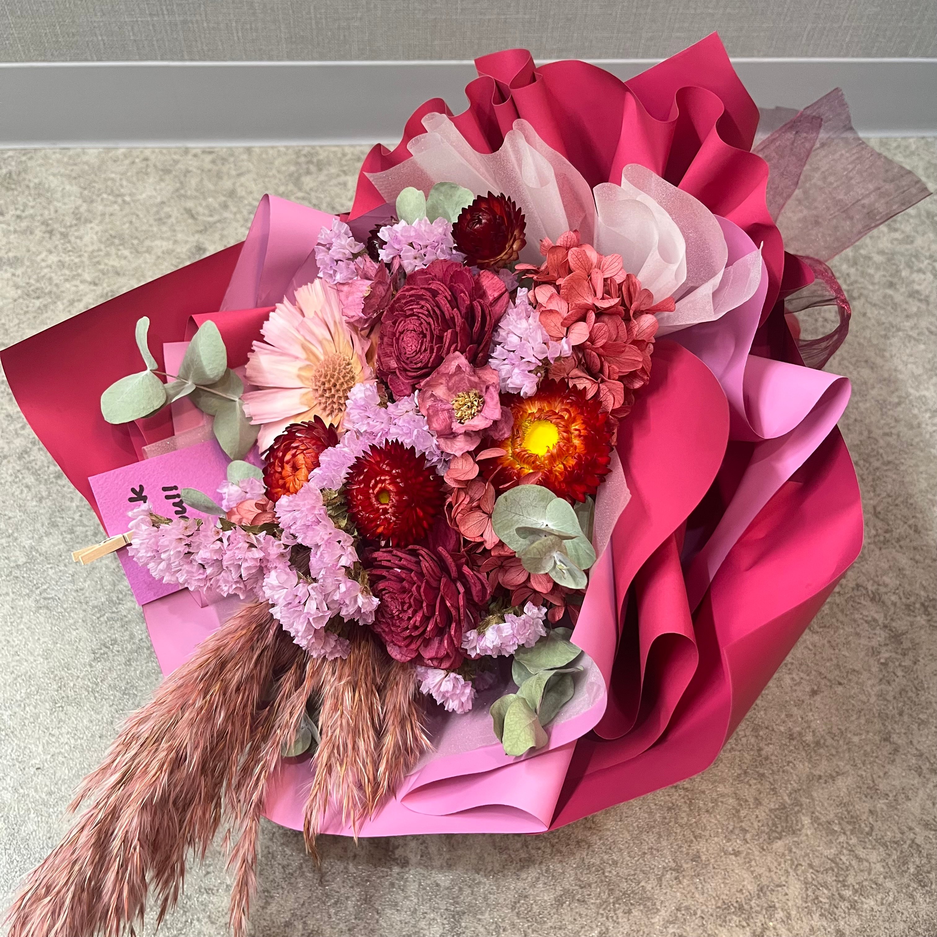 ♡ミルママページ♡コロンと可愛いドライフラワースワッグpink♡ ドライフラワー・花束.スワッグ/レッド・ピンク/red・pink | hanagara