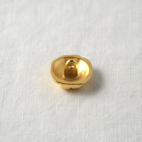 糸巻き模様のゴールドボタン