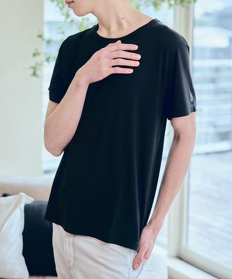 Tシャツ / 黒