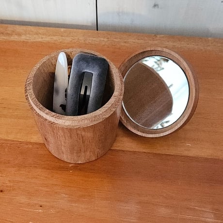 ミラー付き木の小物入れ