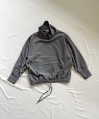 〈IKITSUKE〉オフタートルトップス&ワイドパンツ
