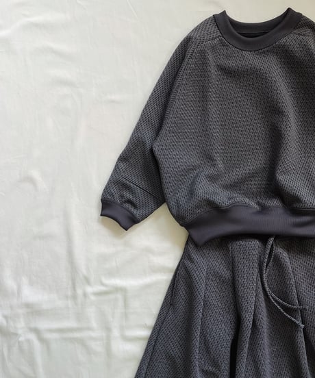 〈IKITSUKE〉ジャガードプルオーバー&スカート