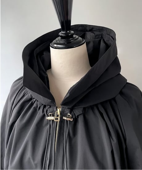anana　ドロストギャザー フーデッドブルゾン（ブラック）