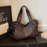 スタッズ　レザー　バッグ