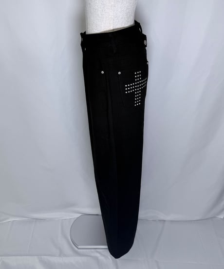 スタッズ　ワイドパンツ