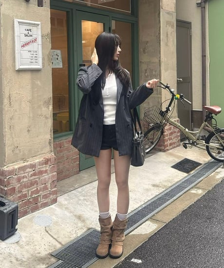 ヘンリーネックトップス