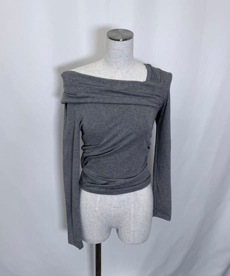 ワンショルダートップス