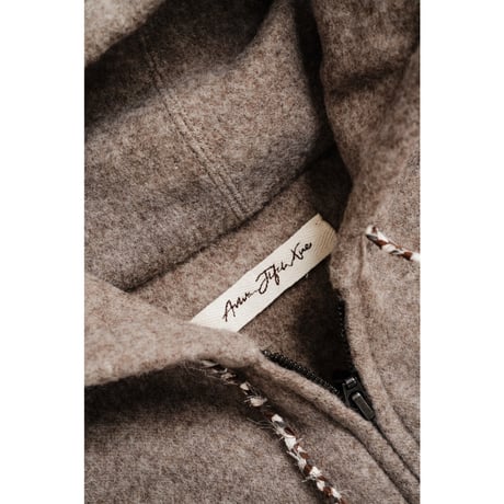 AVIVA JIFEI XUE  Heavy Zip-up Hoodie