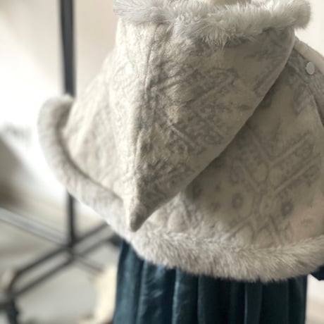 Snow Jaquard Hooded Cape