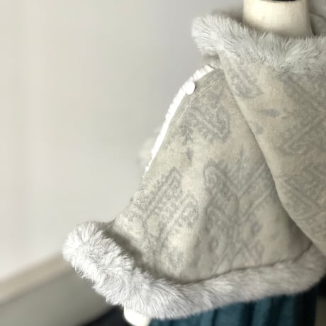 Snow Jaquard Hooded Cape