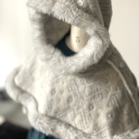 Snow Jaquard Hooded Cape