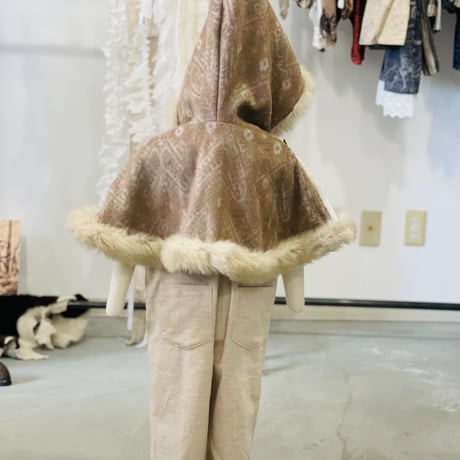 Snow Jaquard Hooded Cape