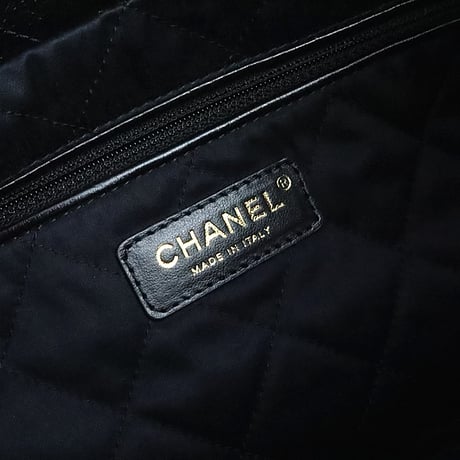 CHANEL 22 Small Handbag Quilted Shiny Calfskin Black #19791