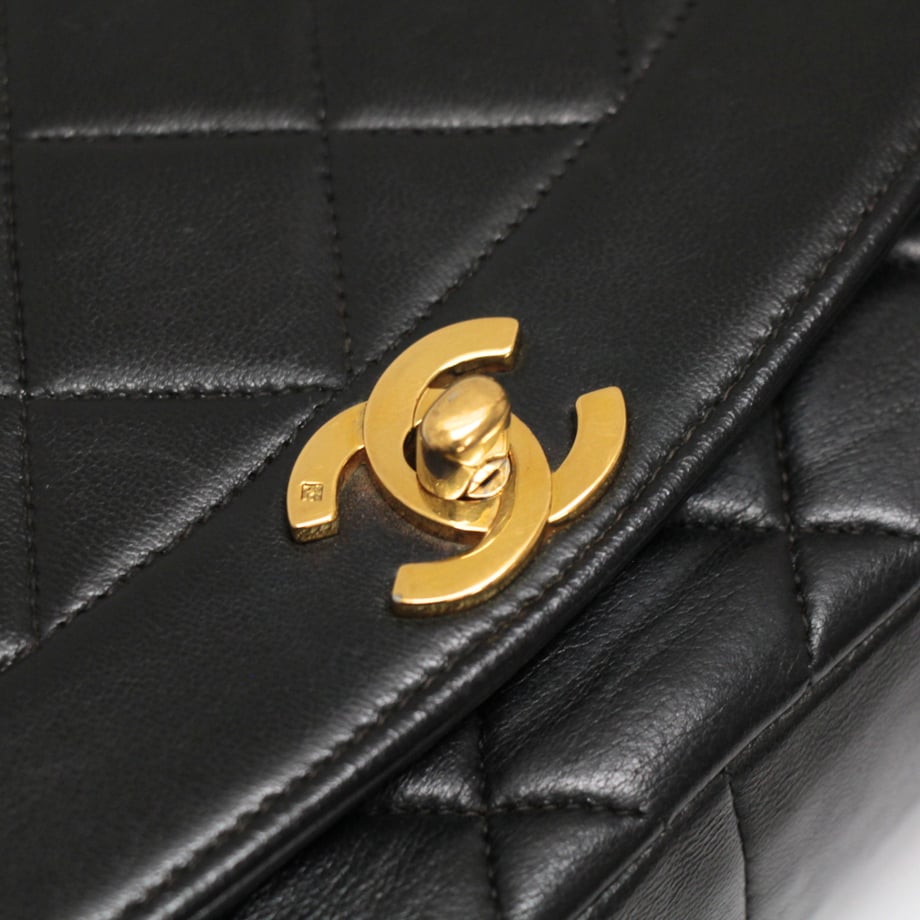 6a545822af9b6b12612bf9c0